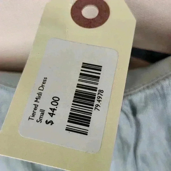 Doe and Rae NWT New Light Gray Tiered Midi Dress Womens Size Small - Picture 7 of 13